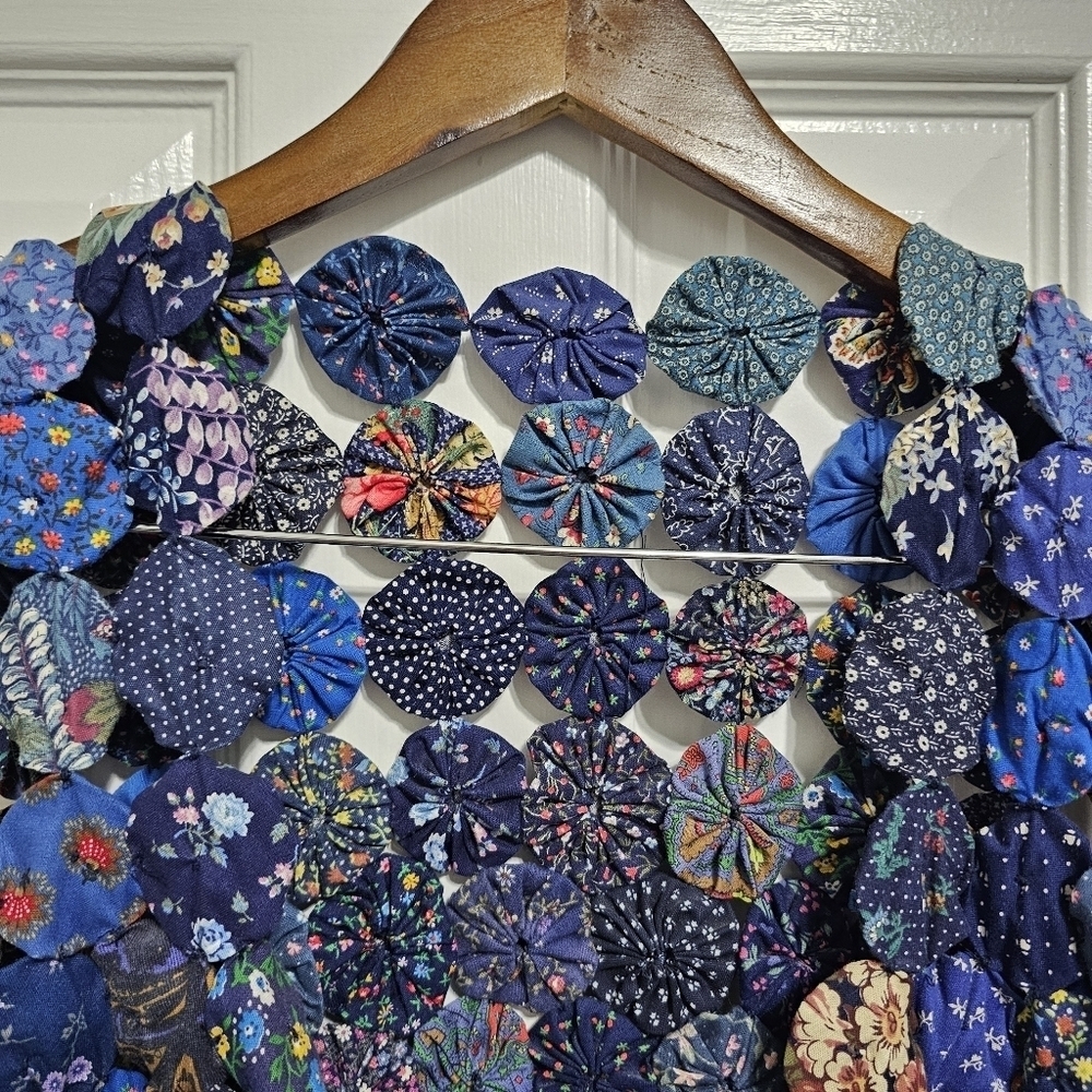 Vintage Quilted Barn blue open vest floral paisley yo-yo style top - Picture 2 of 16